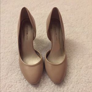 Nude high heels - cute inside cutout worn once